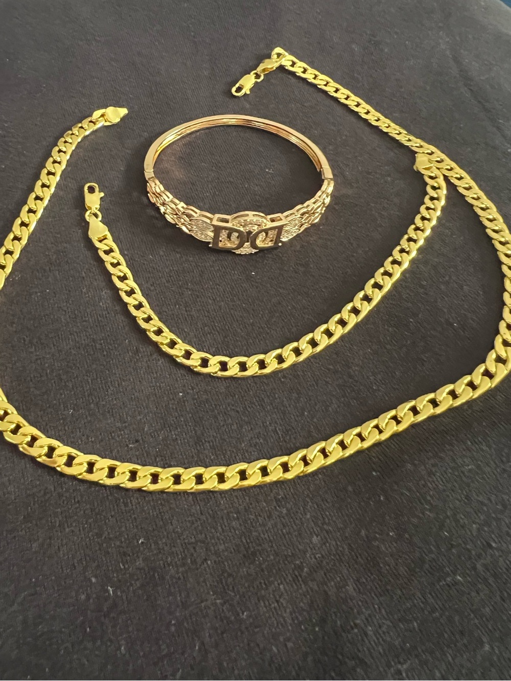 Gold Chain Necklace and Bracelet Set with D&G Accent Bracelet - Unbranded